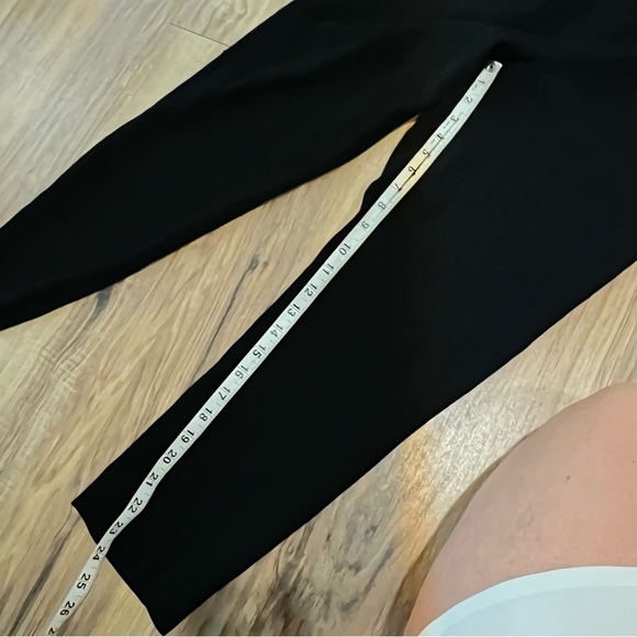 Aritzia Babaton Conan Cropped Pant Cropped crepe trousers - Picture 8 of 11